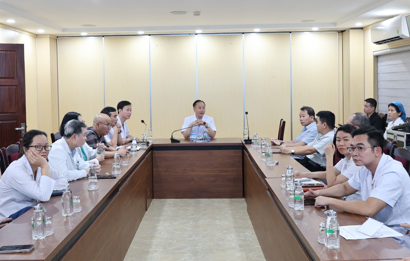 PGS.TS Trần Cao Bính, giám đốc bệnh viện phát biểu